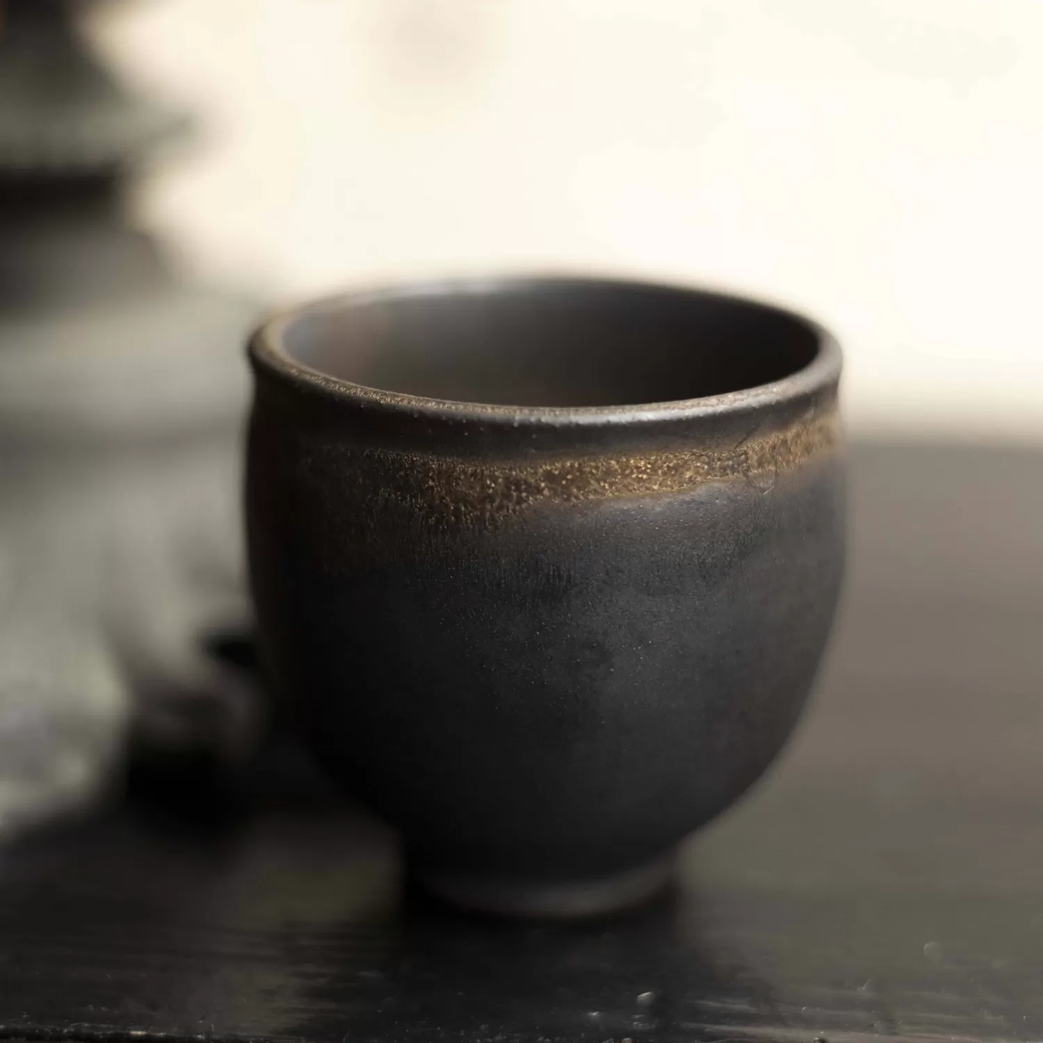 TASSE CÉRAMIQUE BRONZE ZHAO*Conservatoire des Hémisphères Clearance